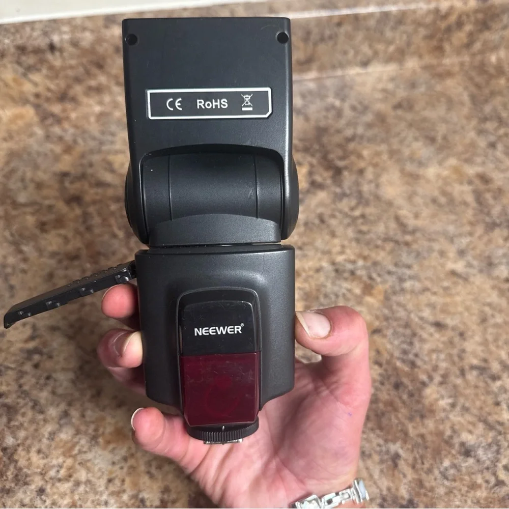 Neewer speedlite tt560 Black Speedlight Flash with Textured Grip and LCD Display
